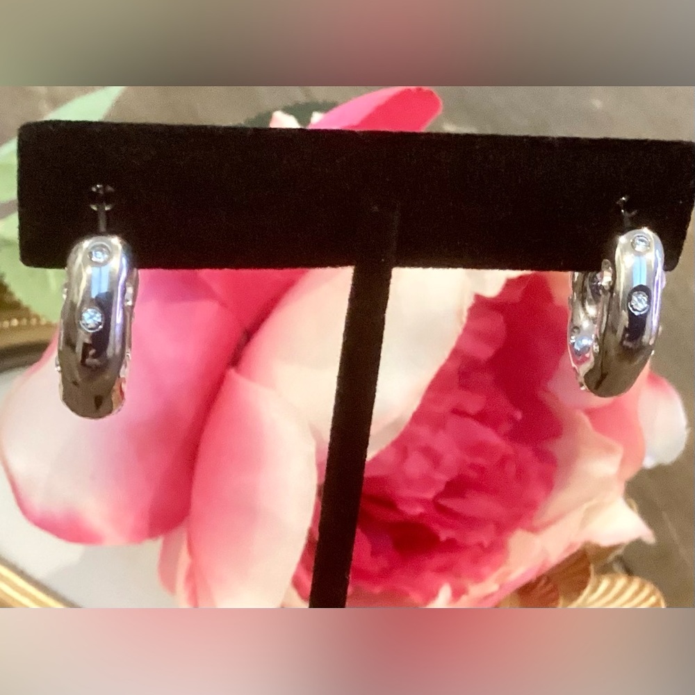 🌸18KT Gold over stainless Steel CZ “C” hoops - Picture 6 of 8